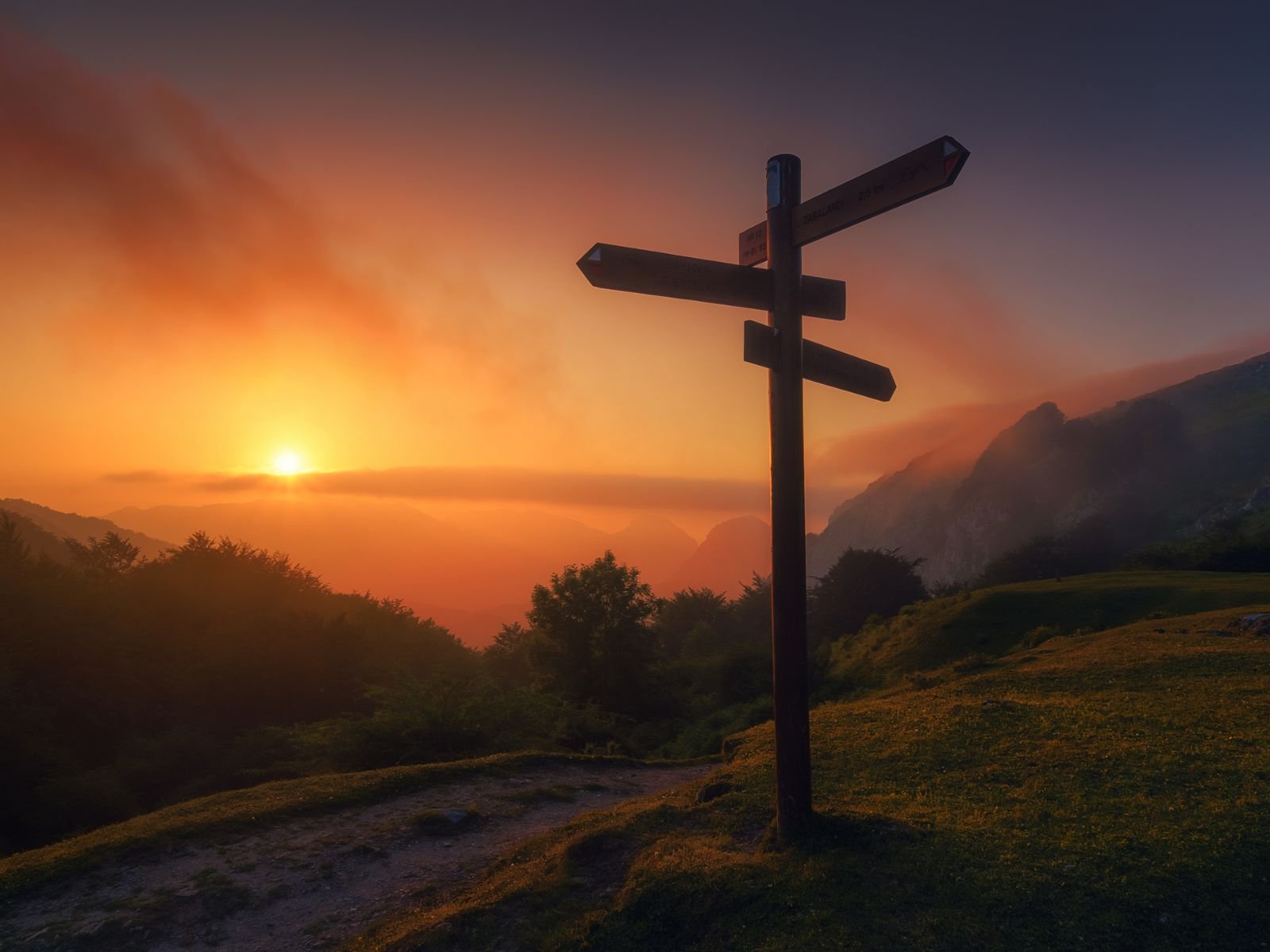 Transpirenaica: Diferencias entre el GR11, GR10 y la HRP ¿Cuál elegir?