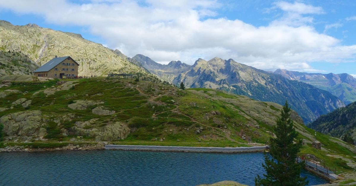 GR11 La Senda Pirenaica — cuántos días se tarda en completarla Etiquetas días GR11, tiempo GR11, etapas GR11, GR11 por tramos, duración GR11, cuánto dura el GR11, ritmo transpirenaica, FKT GR11 Blog tiempo gr11Código · HTML Descargar